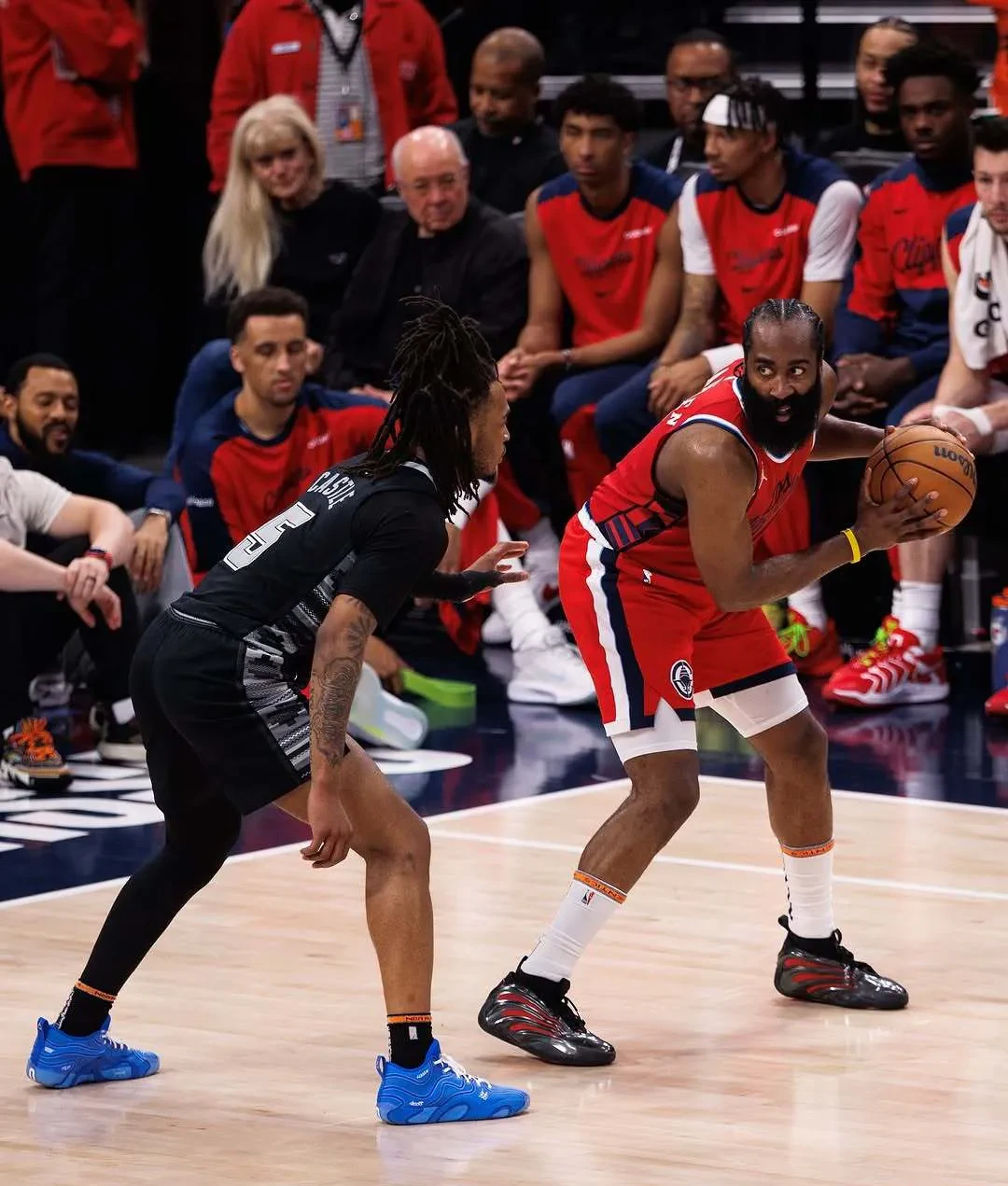 关于洛杉矶湖人迎法国杯关键赛，转会期远射贴柱，震撼外界，团队化学反应显著的信息